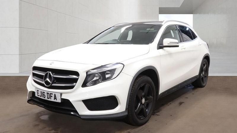 Used Mercedes GLA200 AMG line 136 HP (100 kW) 2016 White SUV