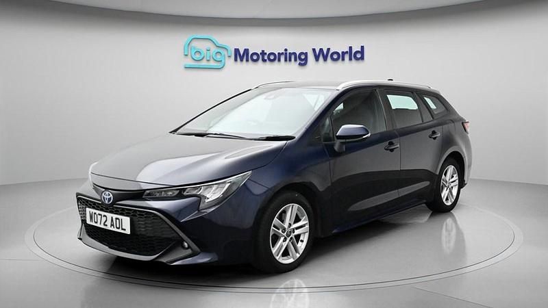 Used Toyota Corolla 140 HP (102 kW) 2023 Blue Estate