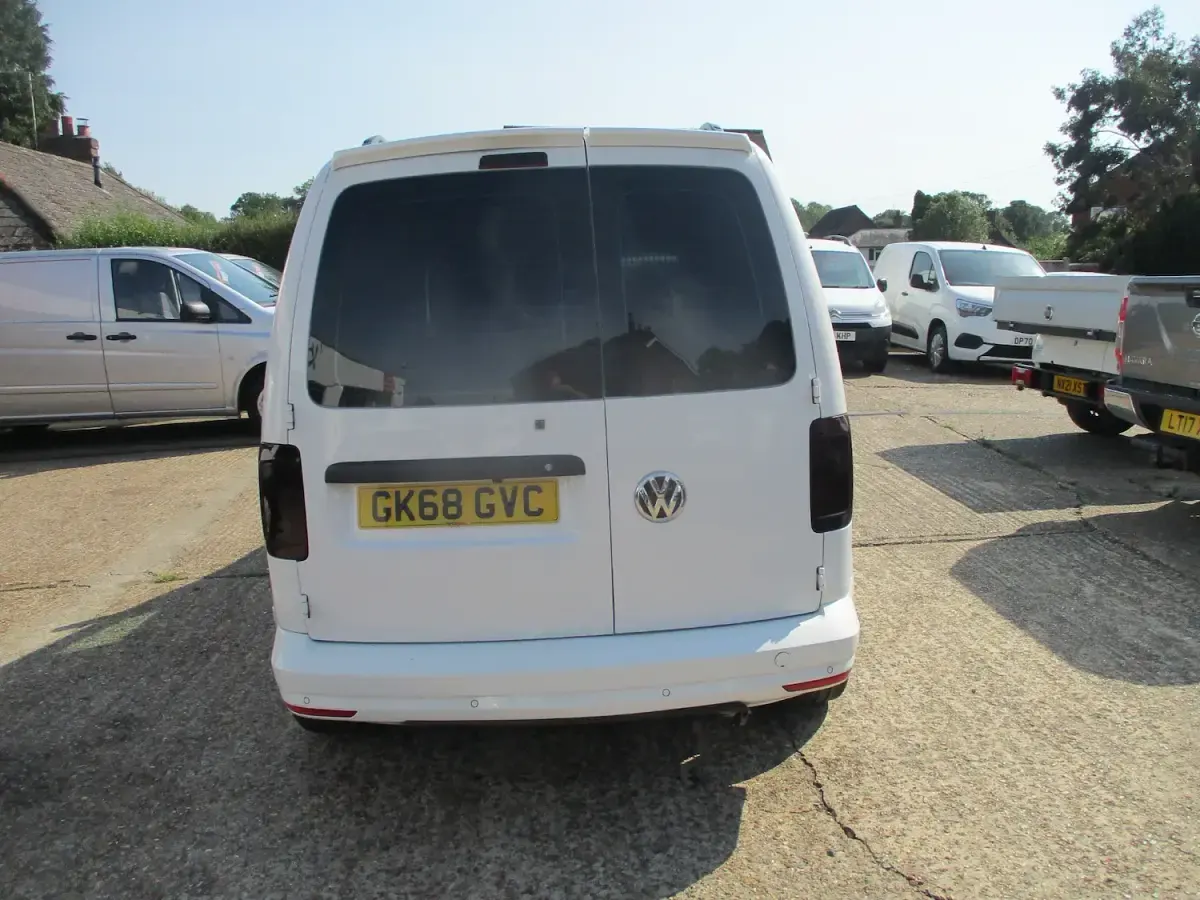 Used VW Caddy Trendline 102 HP (75 kW) 2018 White MPV