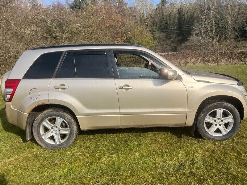 Beige Used 2010 Suzuki Grand Vitara SZ5 SUV | £1,999 (Super price) - Image 1/4