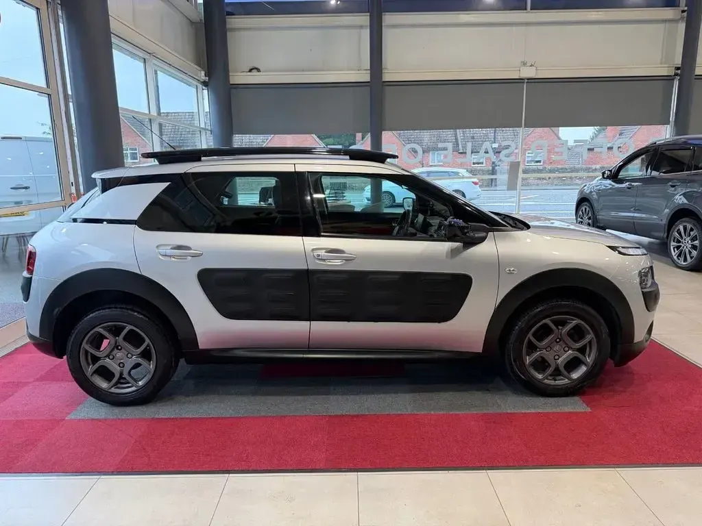 Used Citroën C4 Cactus Feel 82 HP (60 kW) 2017 Silver Hatchback