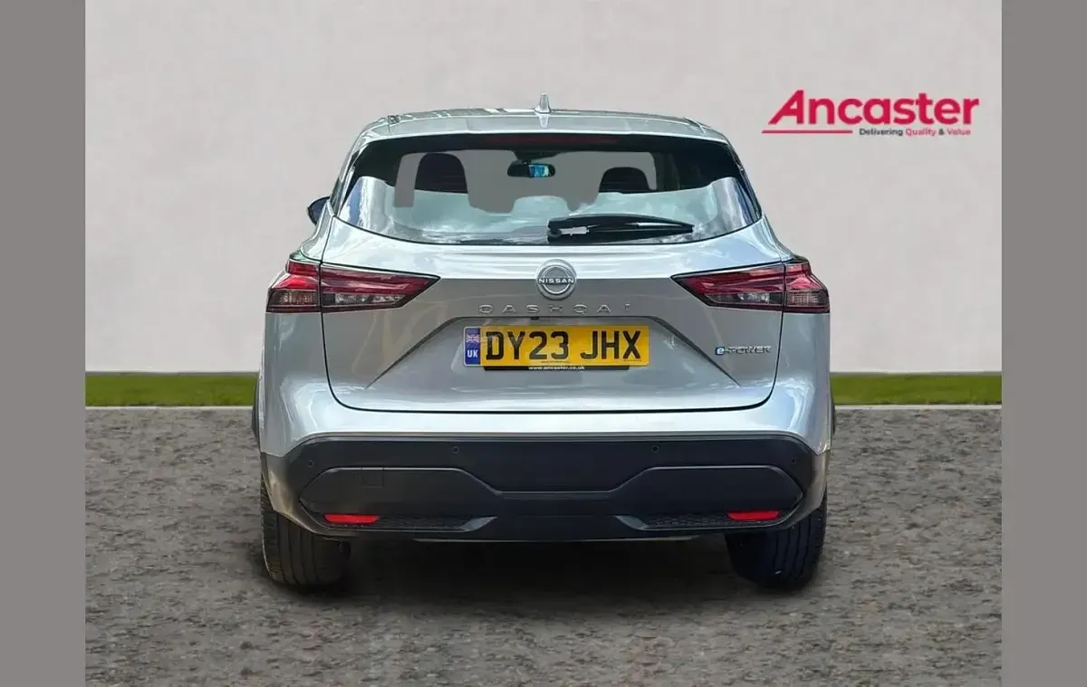 Used Nissan Qashqai Acenta Premium 190 HP (139 kW) 2023 Silver SUV