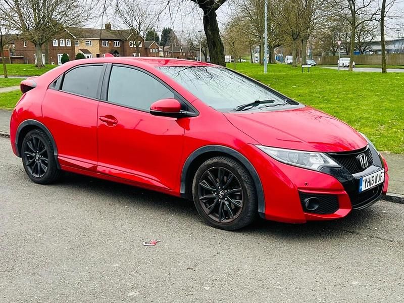 Used Honda Civic Sport 120 HP (88 kW) 2016 Red Hatchback