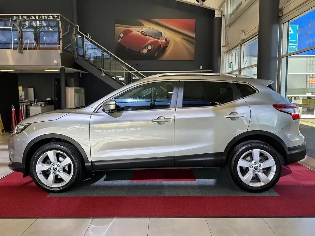 Używany Nissan Qashqai N-TEC 110 KM (80 kW) 2015 Srebrny SUV