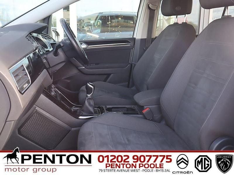Used VW Touran SEL 150 HP (110 kW) 2022 Grey MPV
