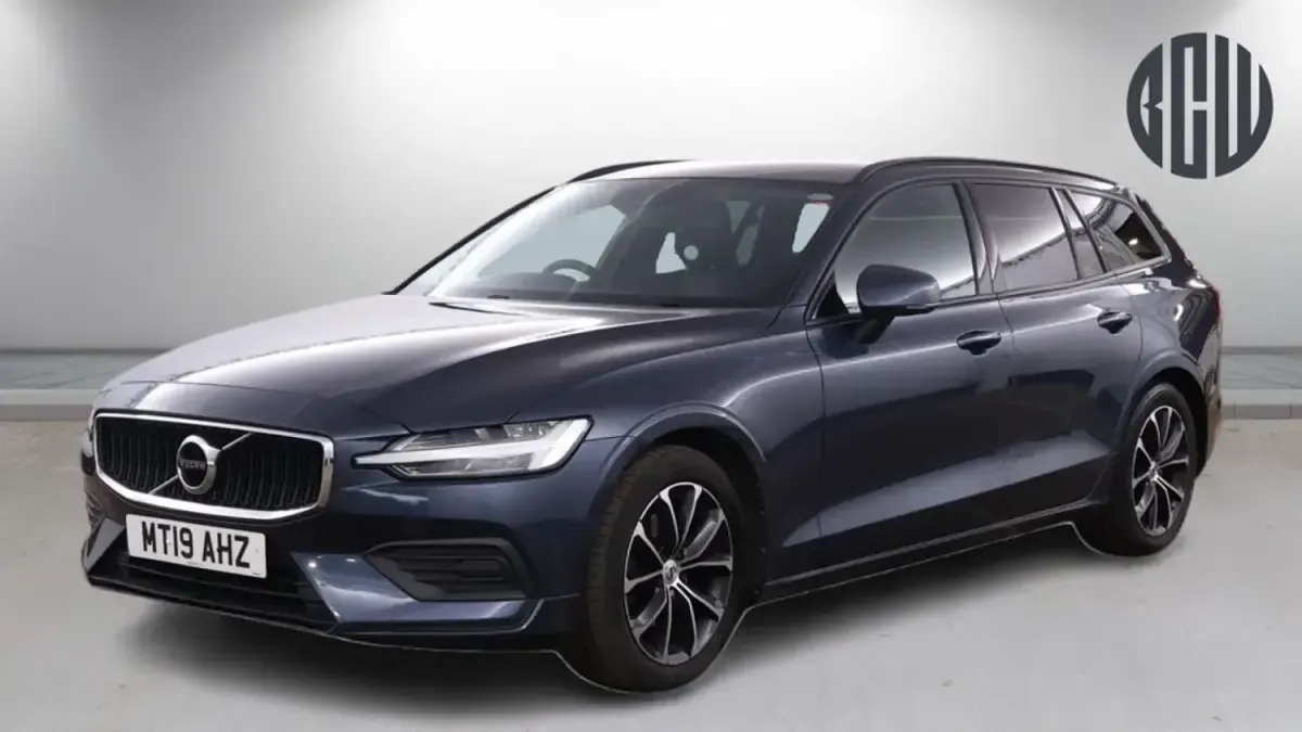 Begagnad Volvo V60 Momentum 2019 Blå Kombi