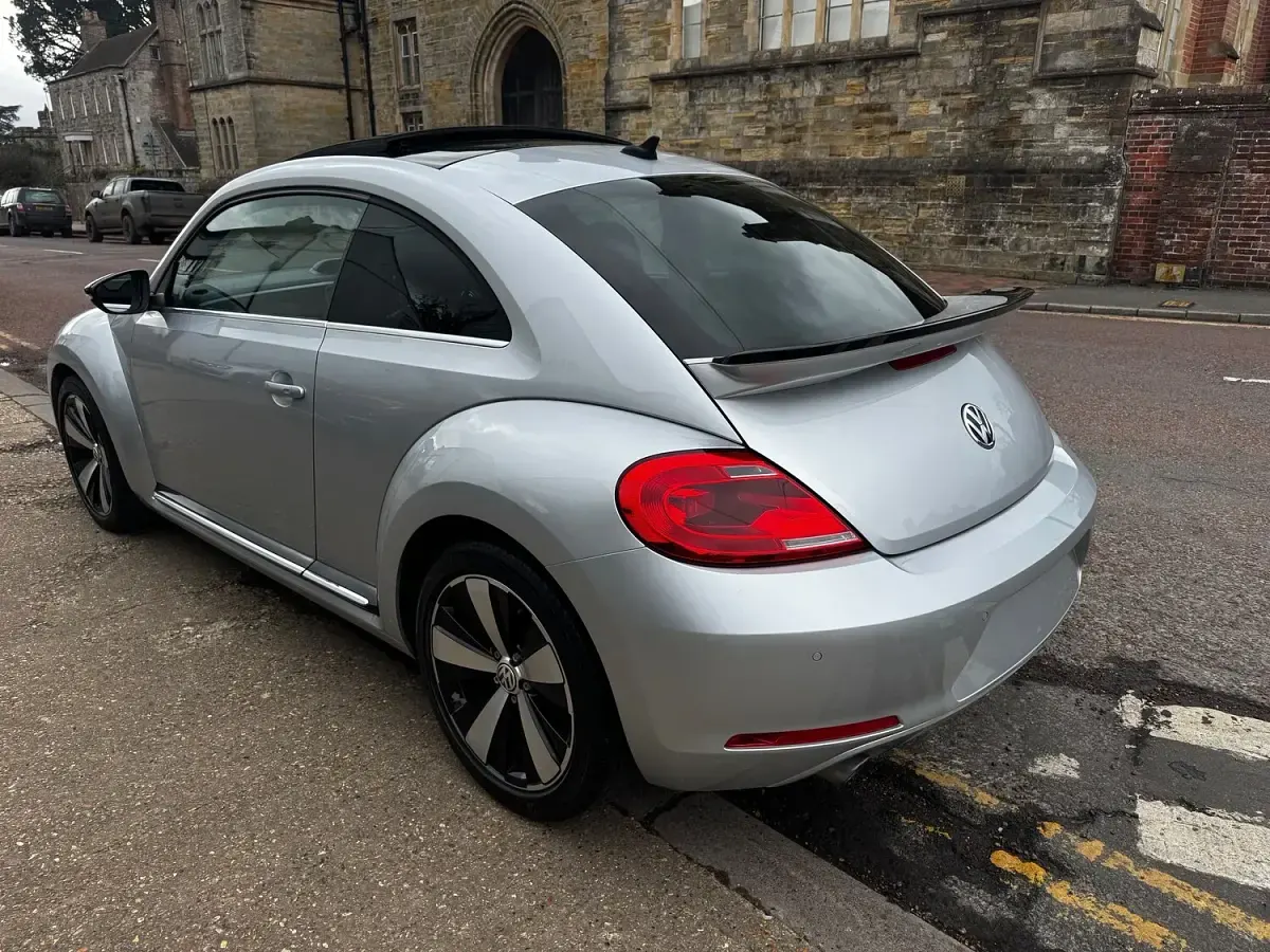 Used VW Beetle Sportline 210 HP (154 kW) 2014 Red Hatchback