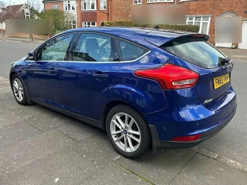Used Ford Focus Zetec 125 HP (91 kW) 2016 Blue Hatchback