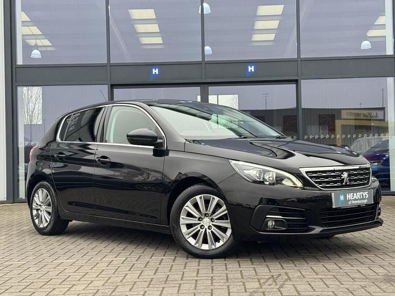 Used Peugeot 308 Allure 130 HP (95 kW) 2021 Black Hatchback