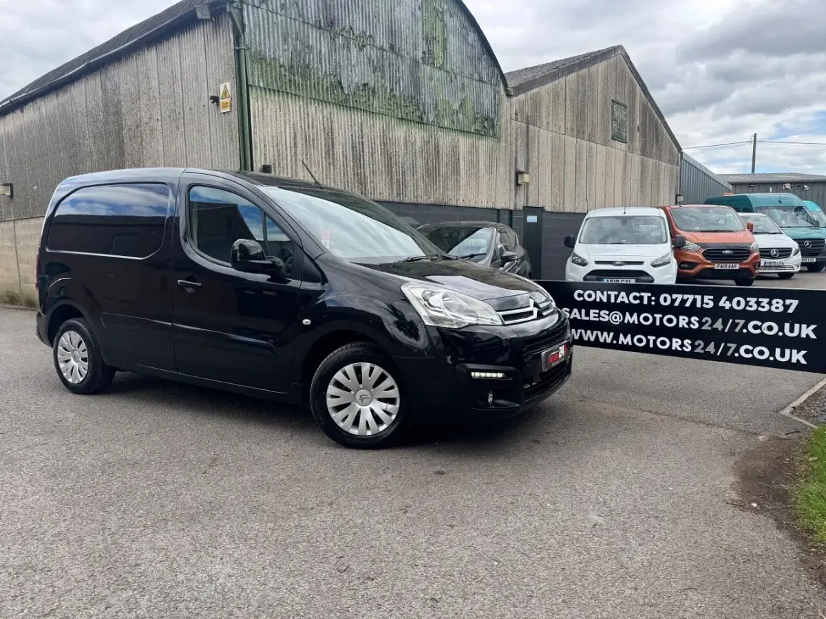 Used Citroën Berlingo 75 HP (55 kW) 2015 Black MPV