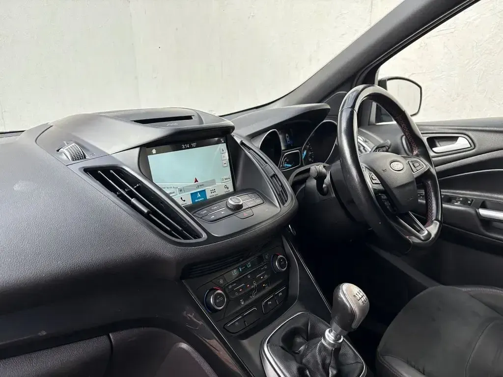 Käytetty Ford Kuga ST-Line 150 HP (110 kW) 2018 Musta Katumaasturi