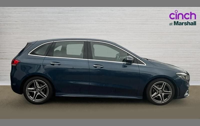 Used Mercedes B180 AMG Line Premium 134 HP (98 kW) 2019 Blue MPV