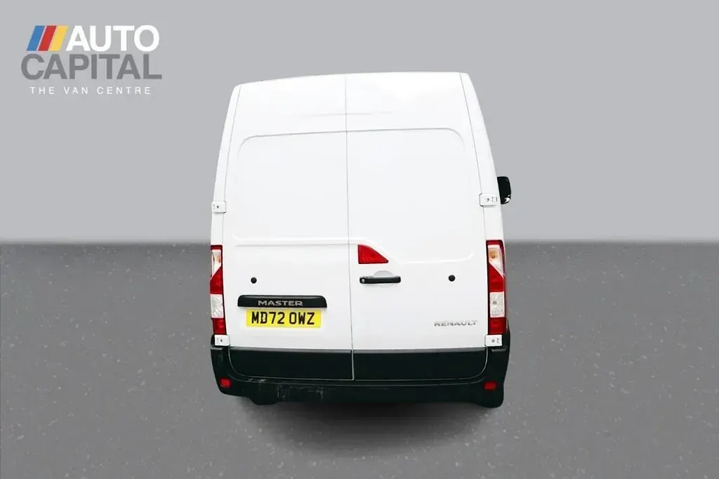 Used Renault Master Business 135 HP (99 kW) 2022 White MPV