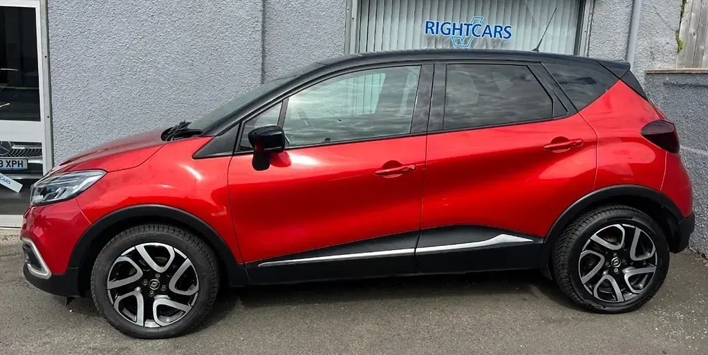 Used Renault Captur Dynamique 2018 Red/black SUV
