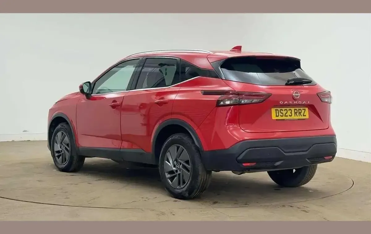 Used Nissan Qashqai Acenta Premium 155 HP (114 kW) 2023 Red SUV
