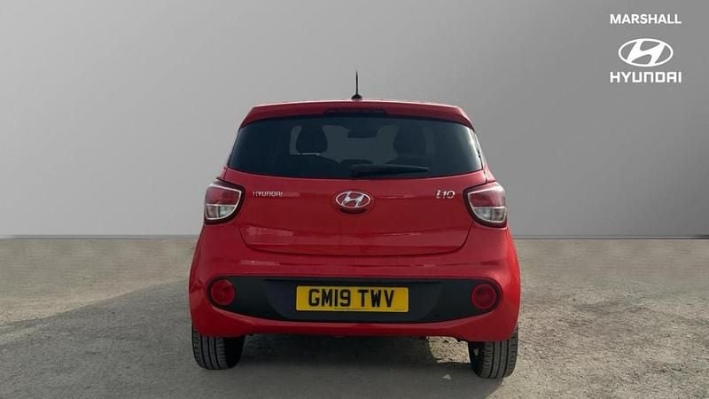 Used Hyundai i10 Premium SE 87 HP (63 kW) 2019 Red Hatchback