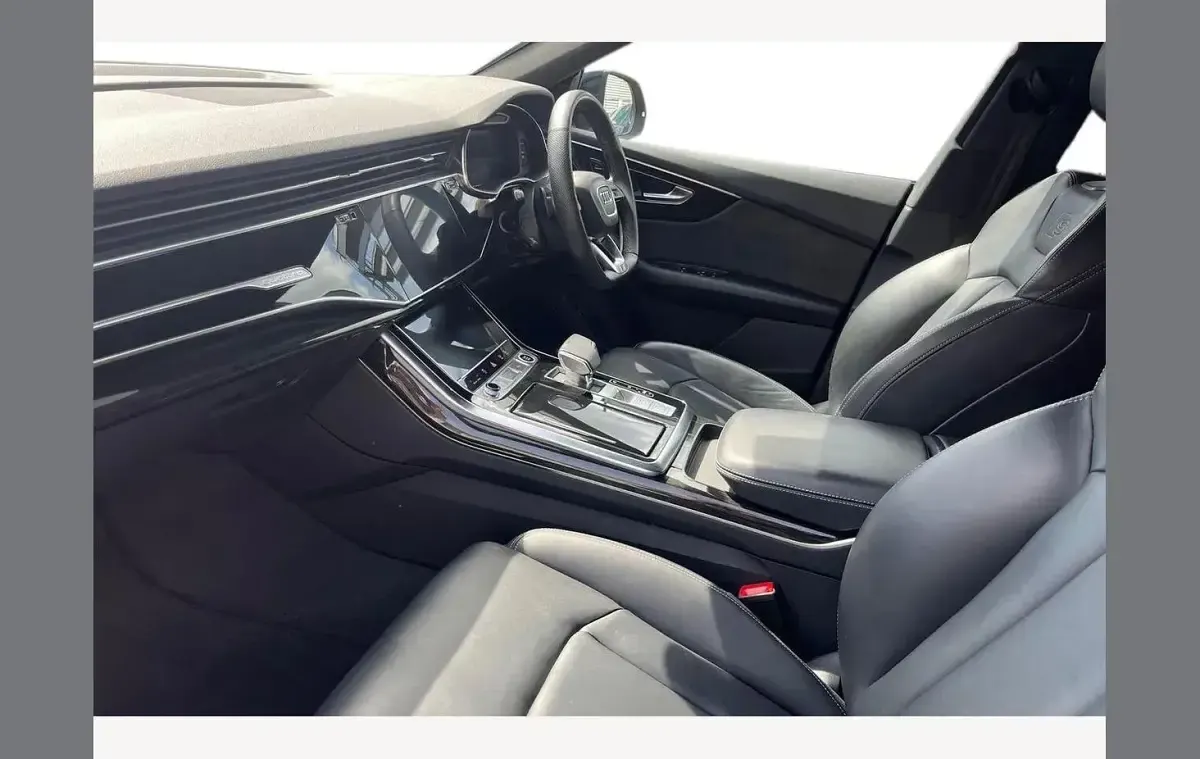 Begagnad Audi Q8 Black Edition 340 HK (250 kW) 2022 Svart SUV