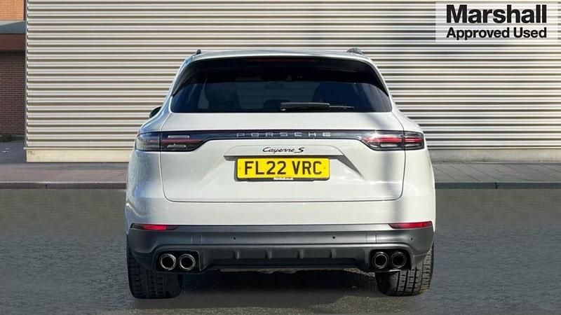 Used Porsche Cayenne Platinum Edition 440 HP (323 kW) 2022 Grey SUV