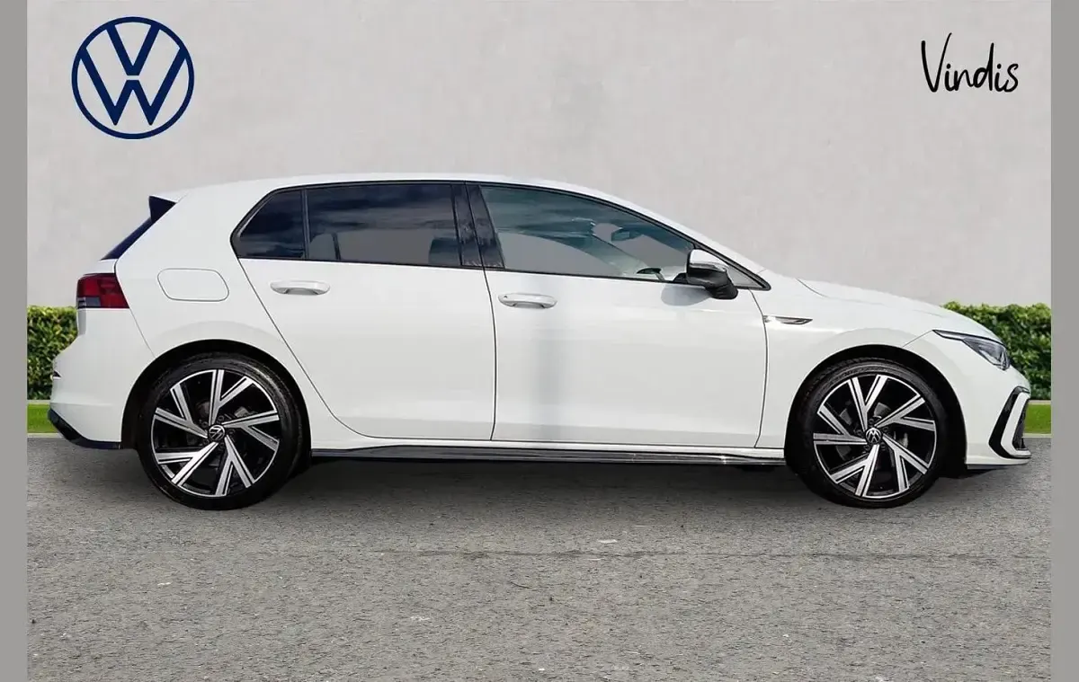 Used VW Golf VIII R-line 147 HP (108 kW) 2022 White Hatchback