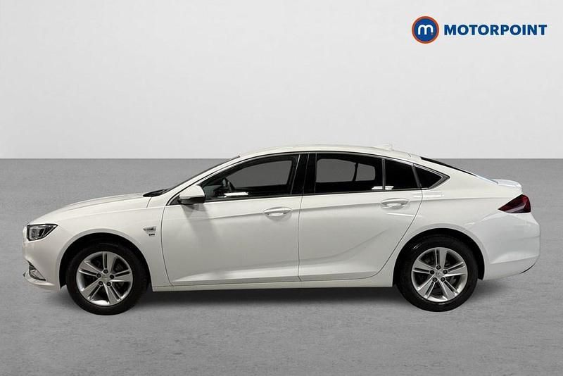 Used Vauxhall Insignia SRi 2018 White Hatchback