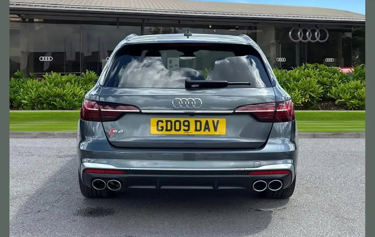 Used Audi A4 Design 341 HP (250 kW) 2020 Grey Estate