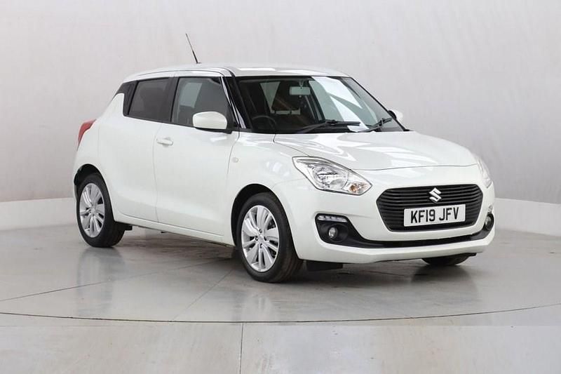 Begagnad Suzuki Swift SZ-T 111 HK (81 kW) 2019 Vit Halvkombi
