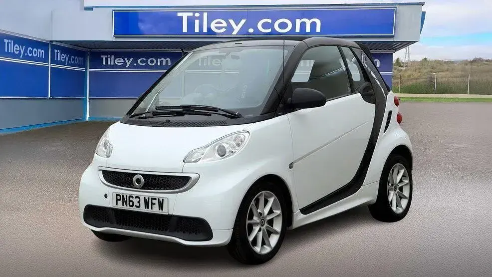 Used Smart ForTwo Cabrio Passion 71 HP (52 kW) 2013 White Cabriolet