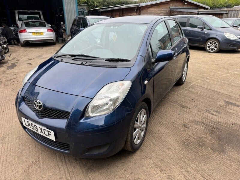 Used Toyota Yaris 2009 Blue Hatchback