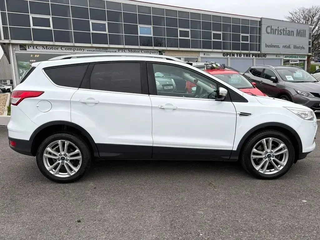 Käytetty Ford Kuga Titanium X 150 HP (110 kW) 2015 Valkoinen Katumaasturi