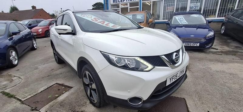 White Used 2015 Nissan Qashqai N-TEC SUV | £7,295 (Fair price) - Image 1/4