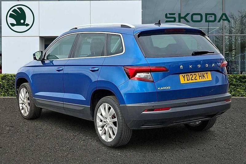 Used Skoda Karoq SE L 110 HP (80 kW) 2022 Race blue metallic SUV