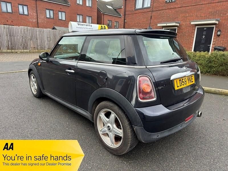 Begagnad Mini Cooper Hatch 2008 Svart Halvkombi