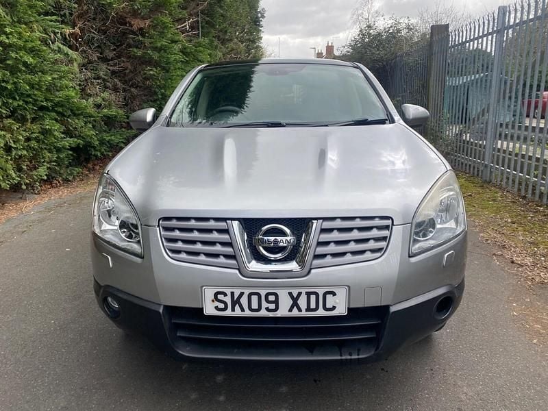 Used Nissan Qashqai Tekna 113 HP (83 kW) 2009 Silver SUV