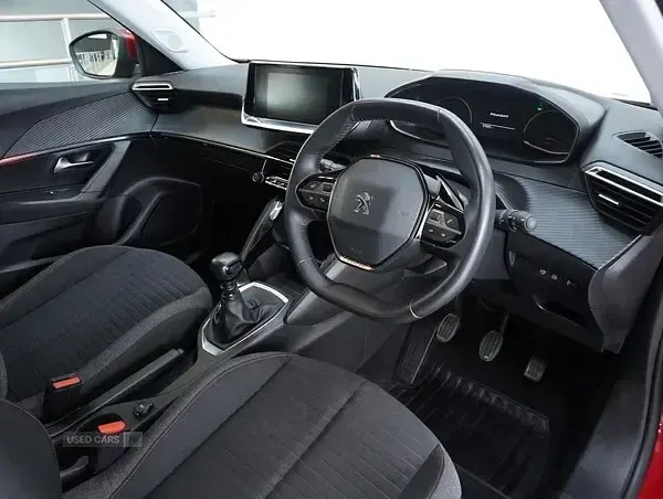 Used Peugeot 2008 Active Premium 100 HP (73 kW) 2021 Red SUV