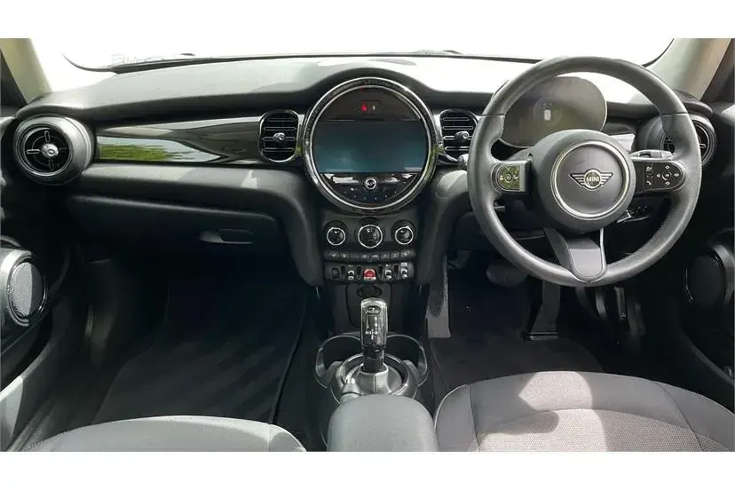 Used Mini Cooper Classic 136 HP (100 kW) 2023 Silver Hatchback