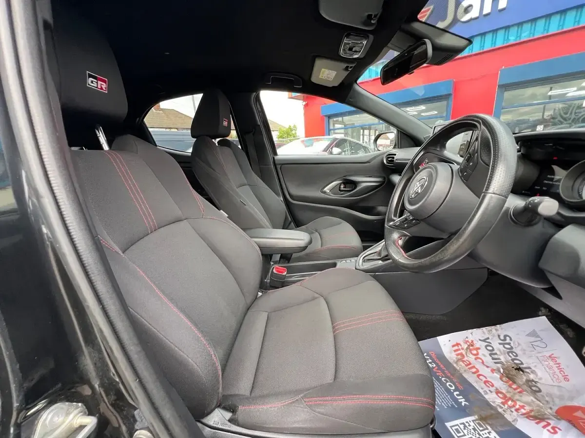 Used Toyota Yaris Sport 91 HP (66 kW) 2023 Black Hatchback