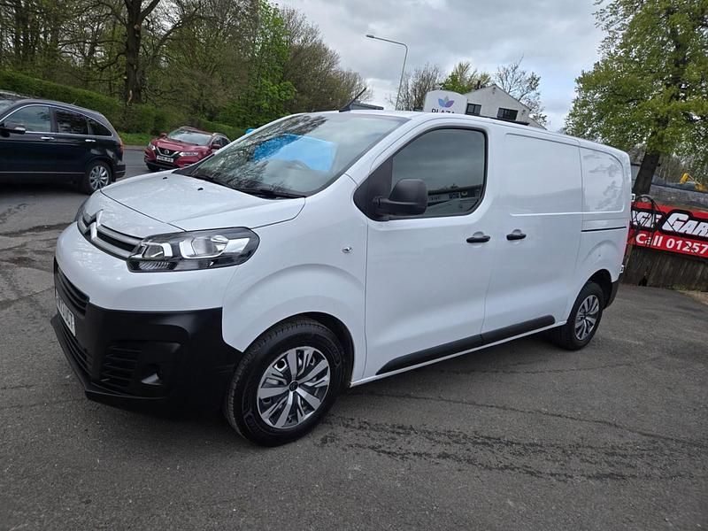 Usado Citroën Dispatch 2023 Branco Monovolume