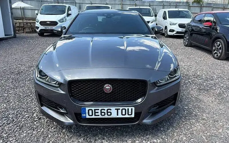 Used Jaguar XE R-Sport 179 HP (131 kW) 2019 Sedan