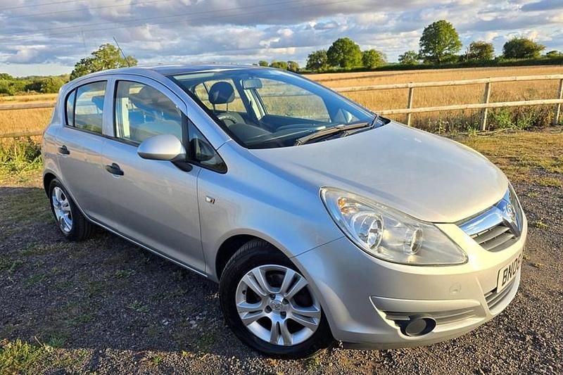 Silver Used 2008 Vauxhall Corsa Hatchback | £2,500 (Good price) - Image 1/1