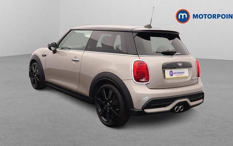 Usado Mini Cooper S Exclusive 178 HP (130 kW) 2021 Cinzento Citadino