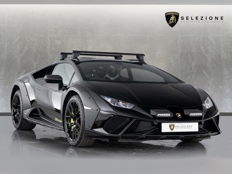 Nero noctis Used 2024 Lamborghini Huracán Coupe | £249,950 (Fair price) - Image 1/4