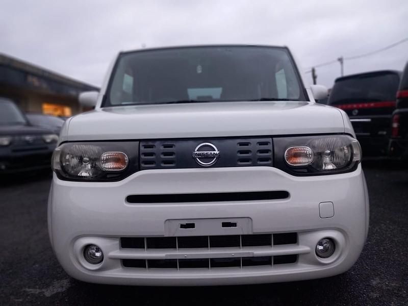 Used Nissan Cube 2012 White MPV