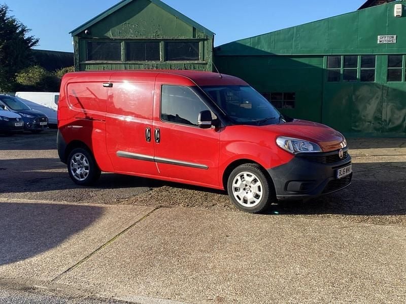 Red Used 2016 Fiat Doblò MPV | £4,995 (Fair price) - Image 1/4