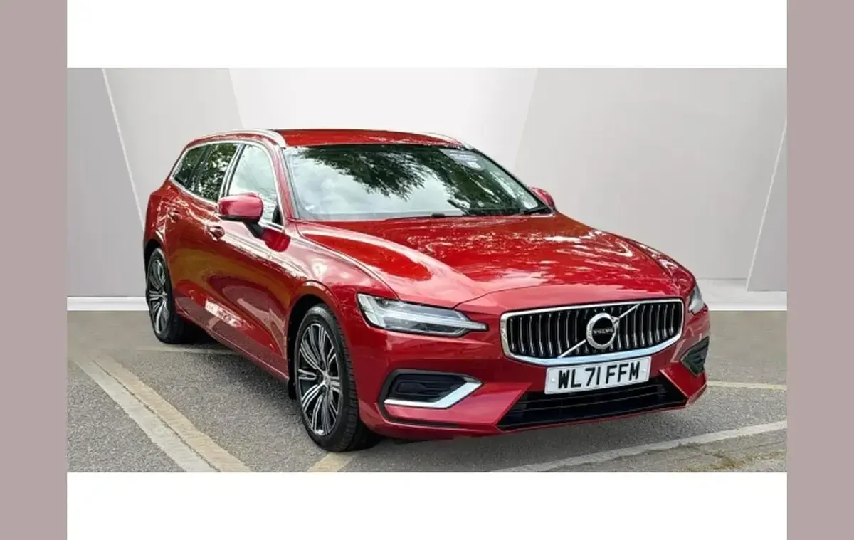 Usado Volvo V60 Inscription 197 HP (144 kW) 2021 Carrinha