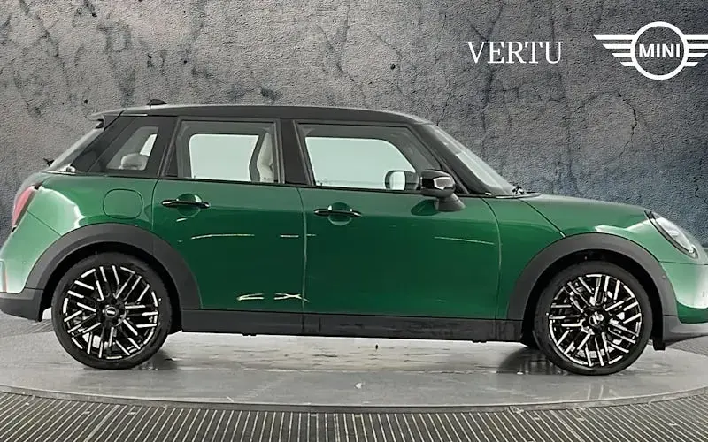 Used Mini Cooper Hatch 114 kW (156 HP) 2026 Green Hatchback