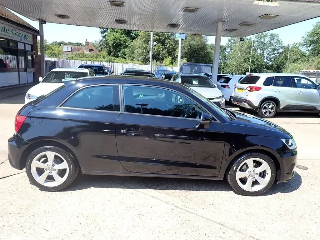 Used Audi A1 Sport 95 HP (69 kW) 2017 Black Hatchback