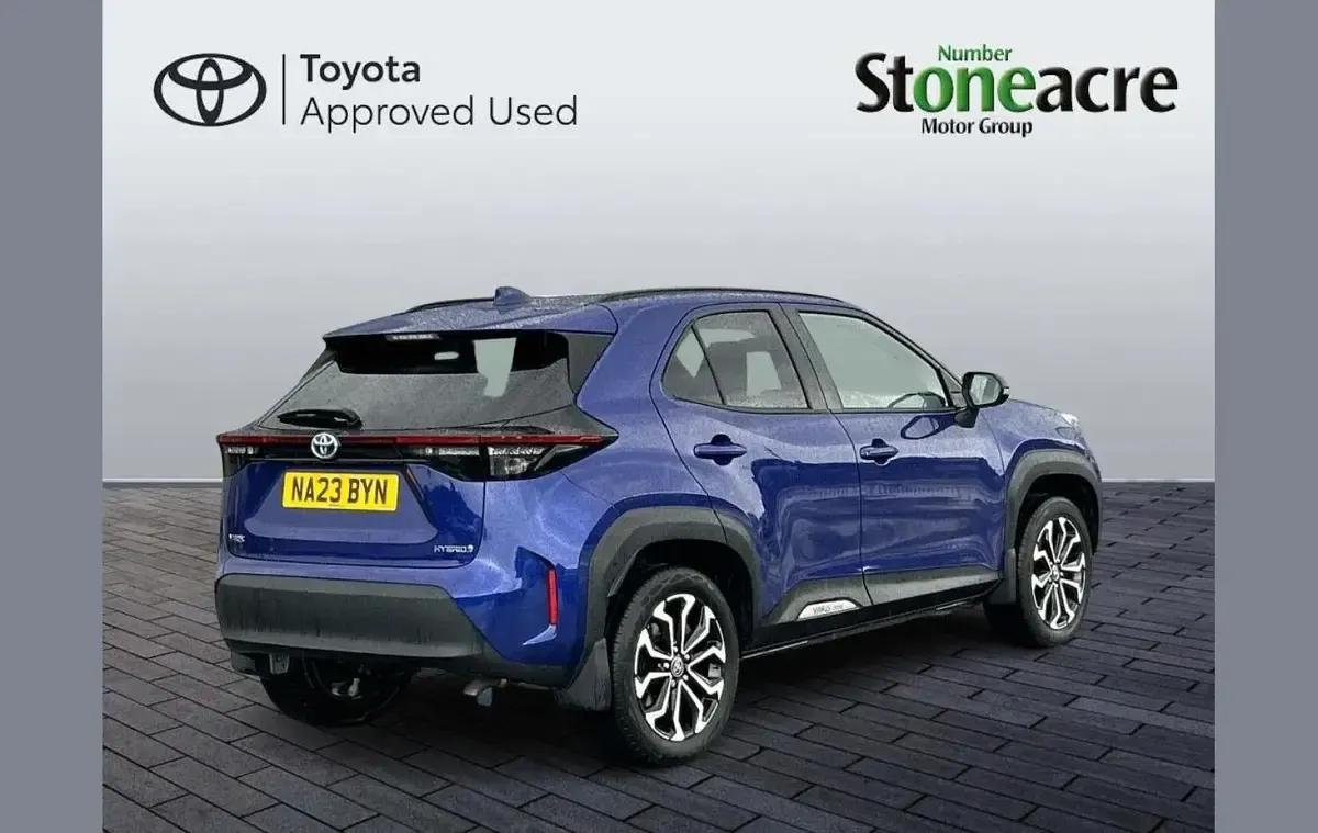 Used Toyota Yaris Cross Design 113 HP (83 kW) 2023 Blue SUV