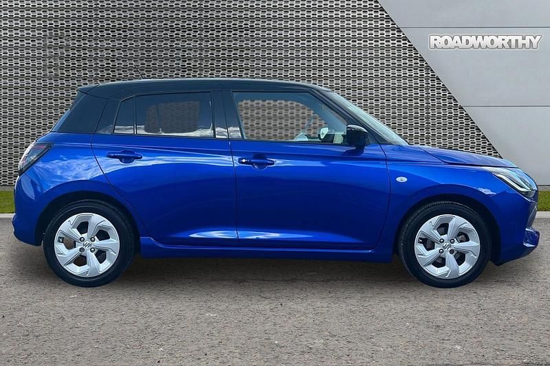 Używany Suzuki Swift 2025 Niebieski Hatchback