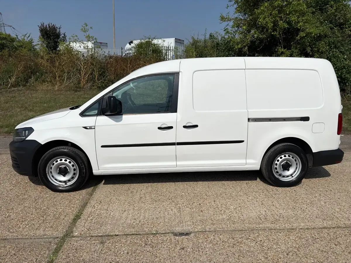 Used VW Caddy Maxi Startline 102 HP (75 kW) 2017 White MPV