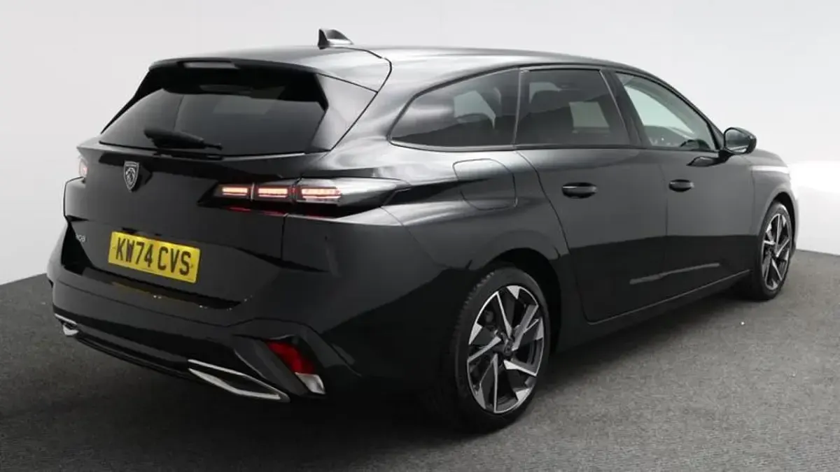 Used Peugeot 308 SW Allure 129 HP (94 kW) 2024 Black Estate
